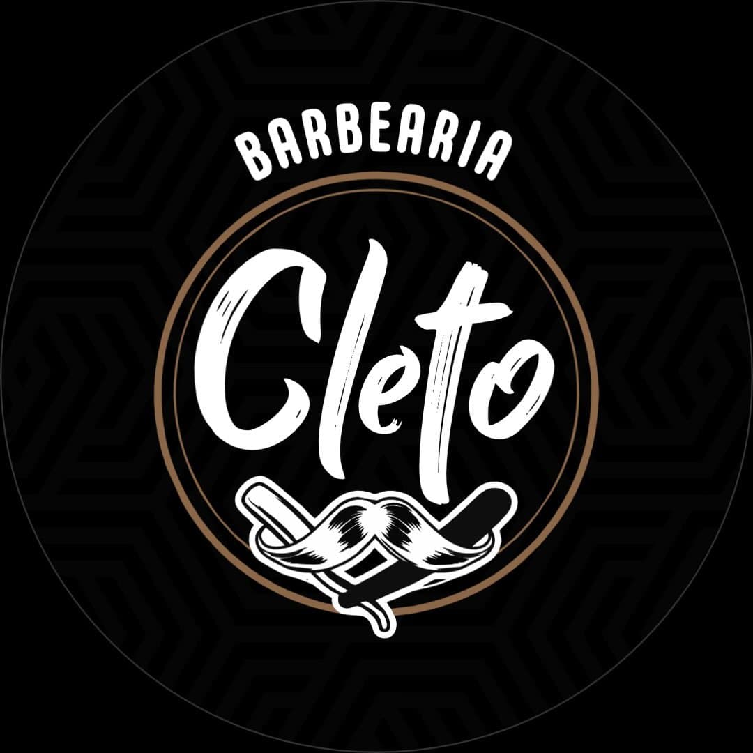 Selo da Barbearia Cleto: o nome em letra de pincel sobre a navalha e o bigode, dentro de um aro de cobre
